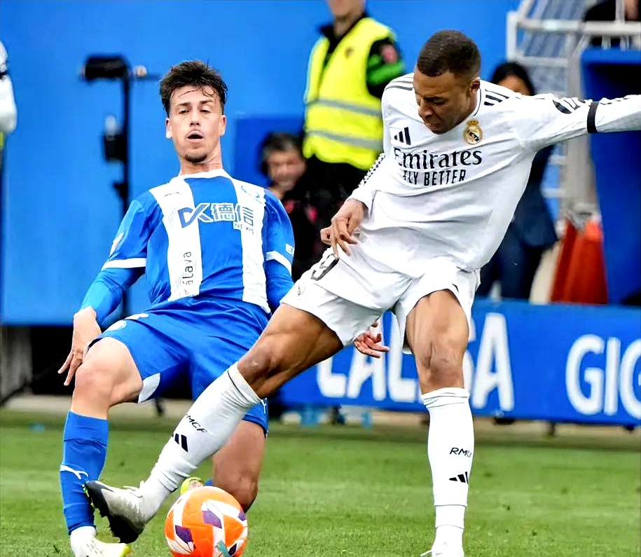 九游IOS下载-姆巴佩重返赛场，重要助攻首场状态出色，SKT观众沸腾！上演精彩一战的简单介绍