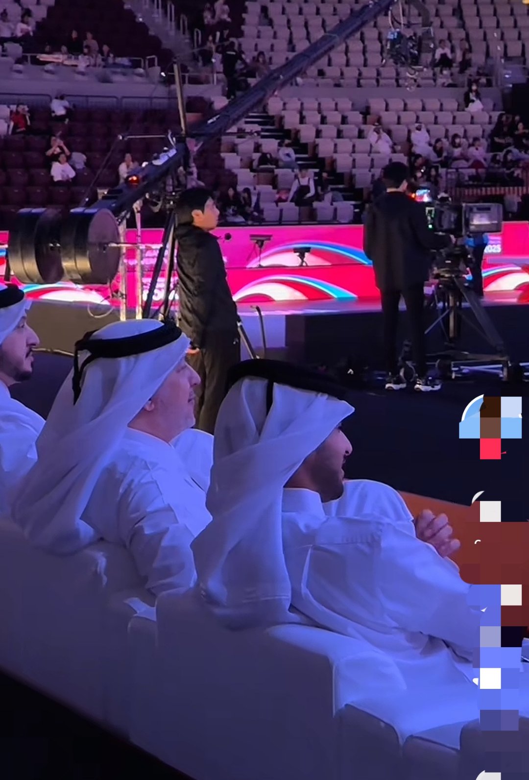 九游app-Doinb重返赛场，表现优异首场状态出色，加拿大队观众沸腾！比赛高潮迭起的简单介绍