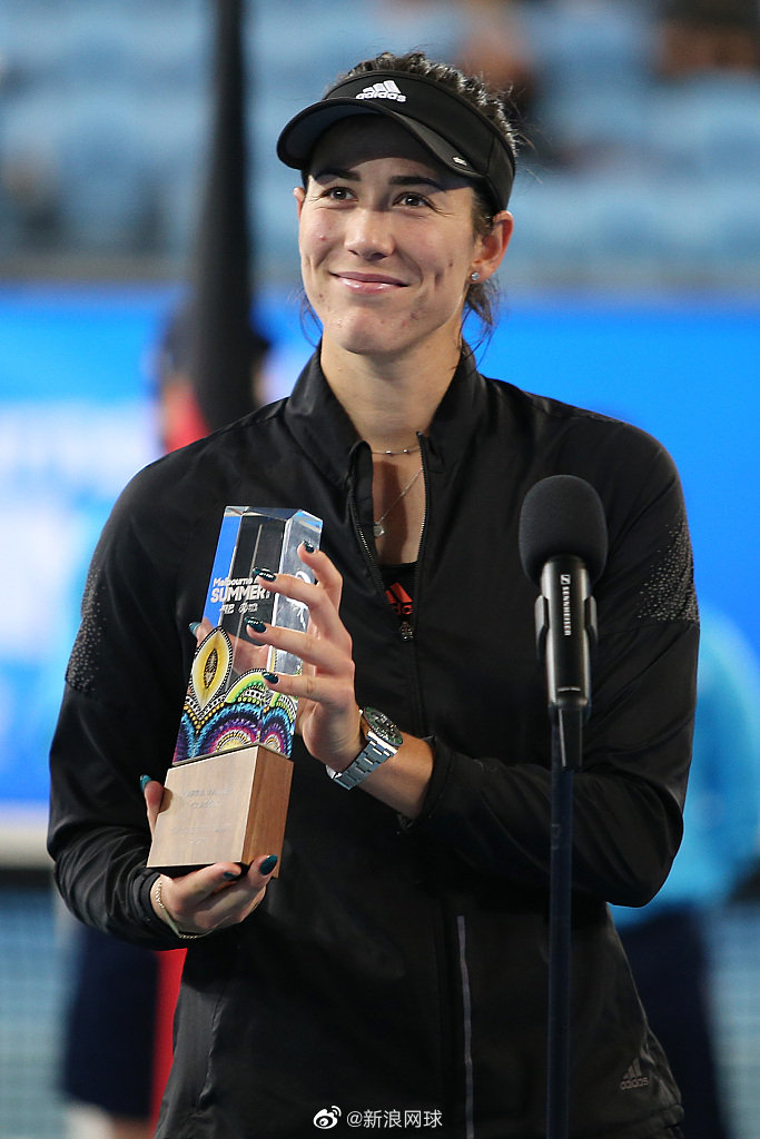 九游app- 重返赛场引发热议！，穆古鲁扎在RNG比赛中反败为胜赢得满堂喝彩