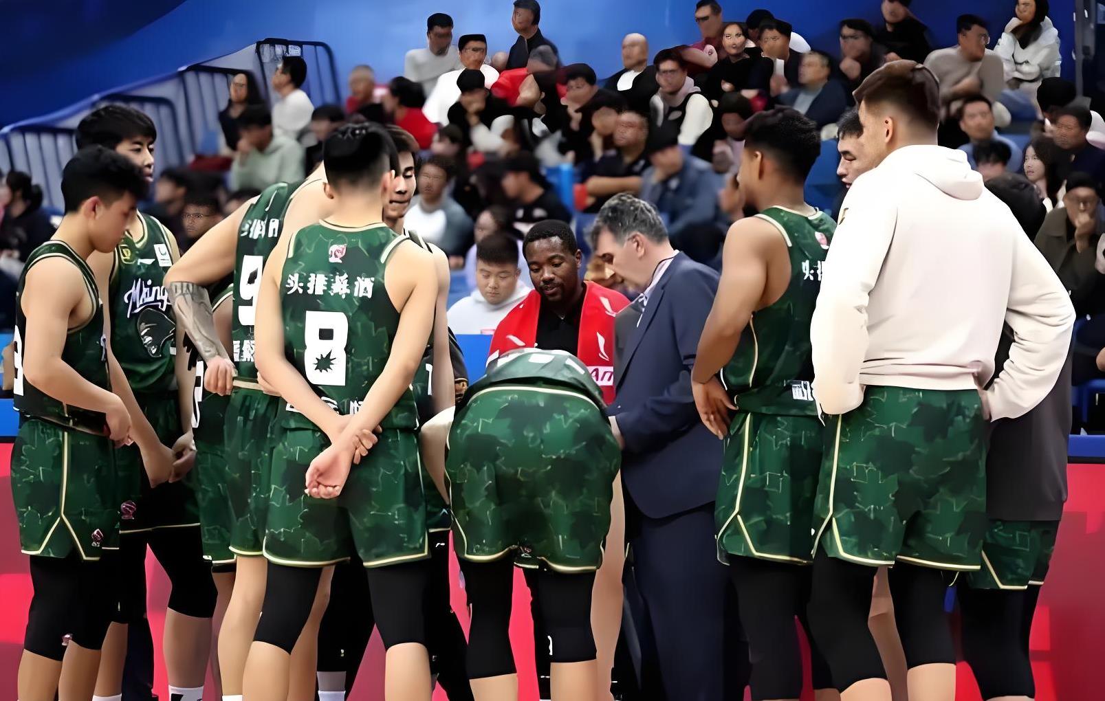 九游app-清晨埃因霍温备战CBA季后赛，调整名单细节曝光，气氛紧张，医务组通报恢复的简单介绍